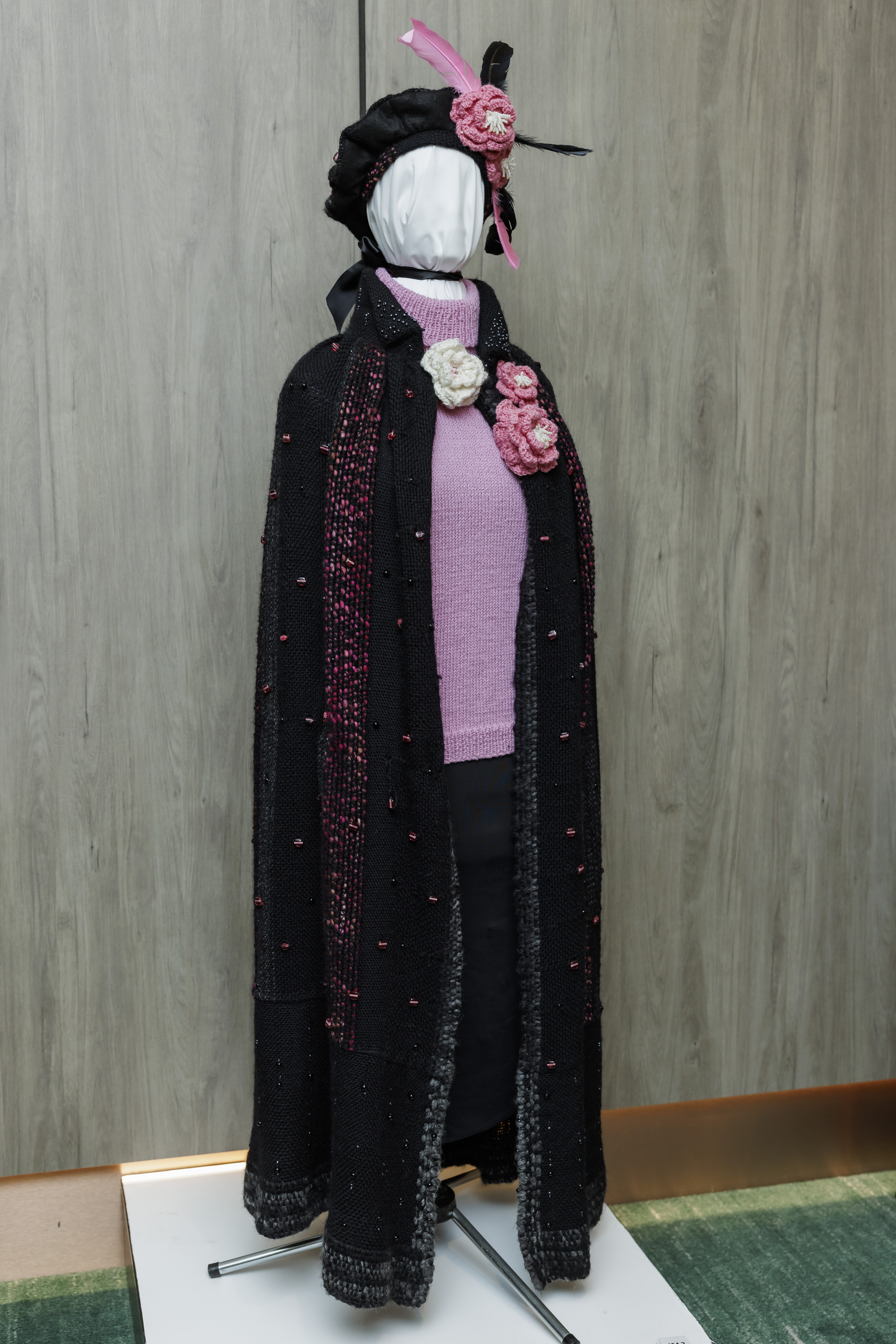 Everything-Old-is-New-Again_Deborah-Wearne_Best-in-Show-Wearable-Art